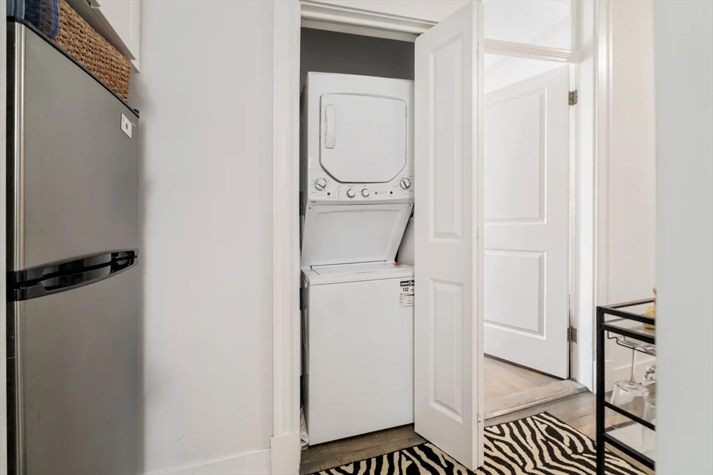 2 bed, 1 bath apartment for rent at 77 Park Dr Unit 9, Fenway — photo 3 of 18