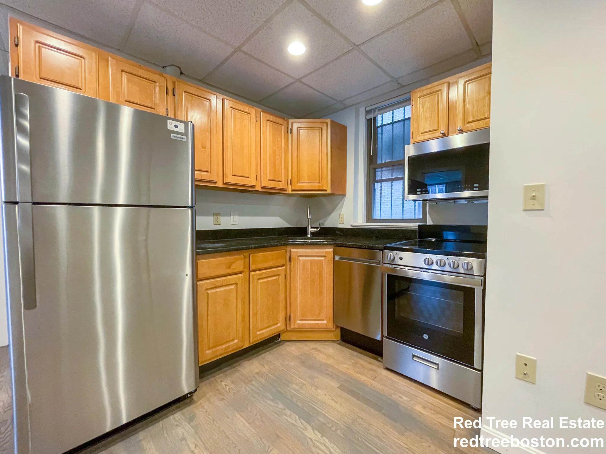 2 bed, 1 bath apartment for rent at 77 Park Dr Unit B, Fenway — photo 3 of 9