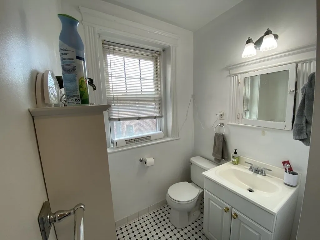 2 bed, 1 bath apartment for rent at 77 Parkman St Unit 4, North Brookline — photo 9 of 11