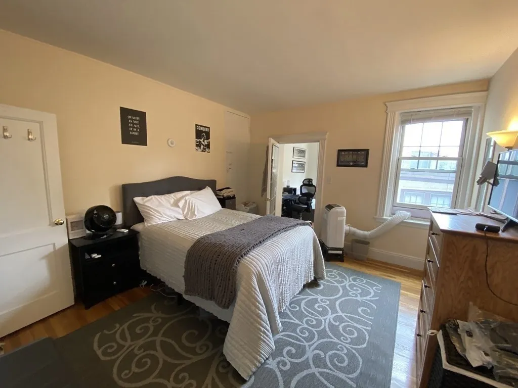 2 bed, 1 bath apartment for rent at 77 Parkman St Unit 4, North Brookline — photo 5 of 11