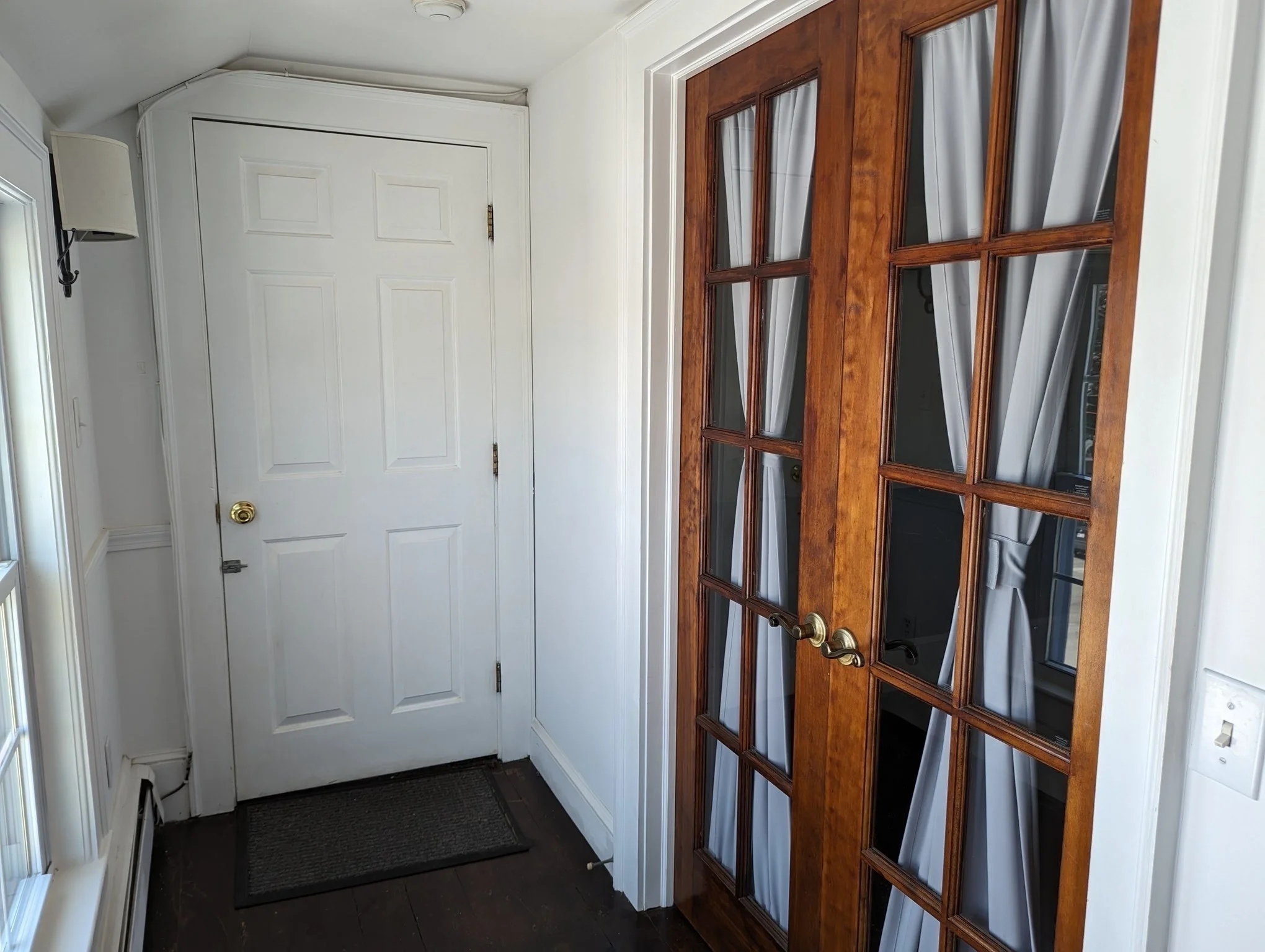 1 bed, 1 bath apartment for rent at 77 Pleasant Unit 6, Newburyport — photo 2 of 19