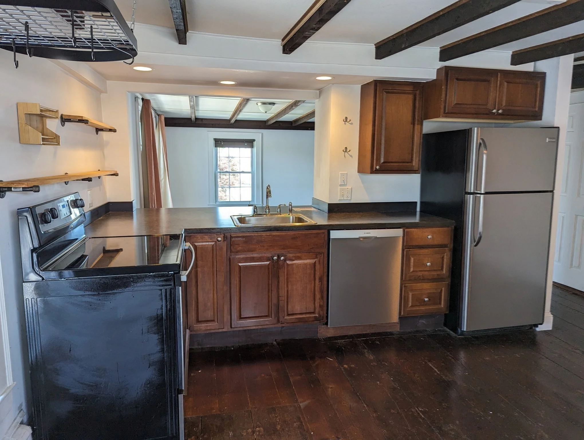 1 bed, 1 bath apartment for rent at 77 Pleasant Unit 6, Newburyport — photo 15 of 19