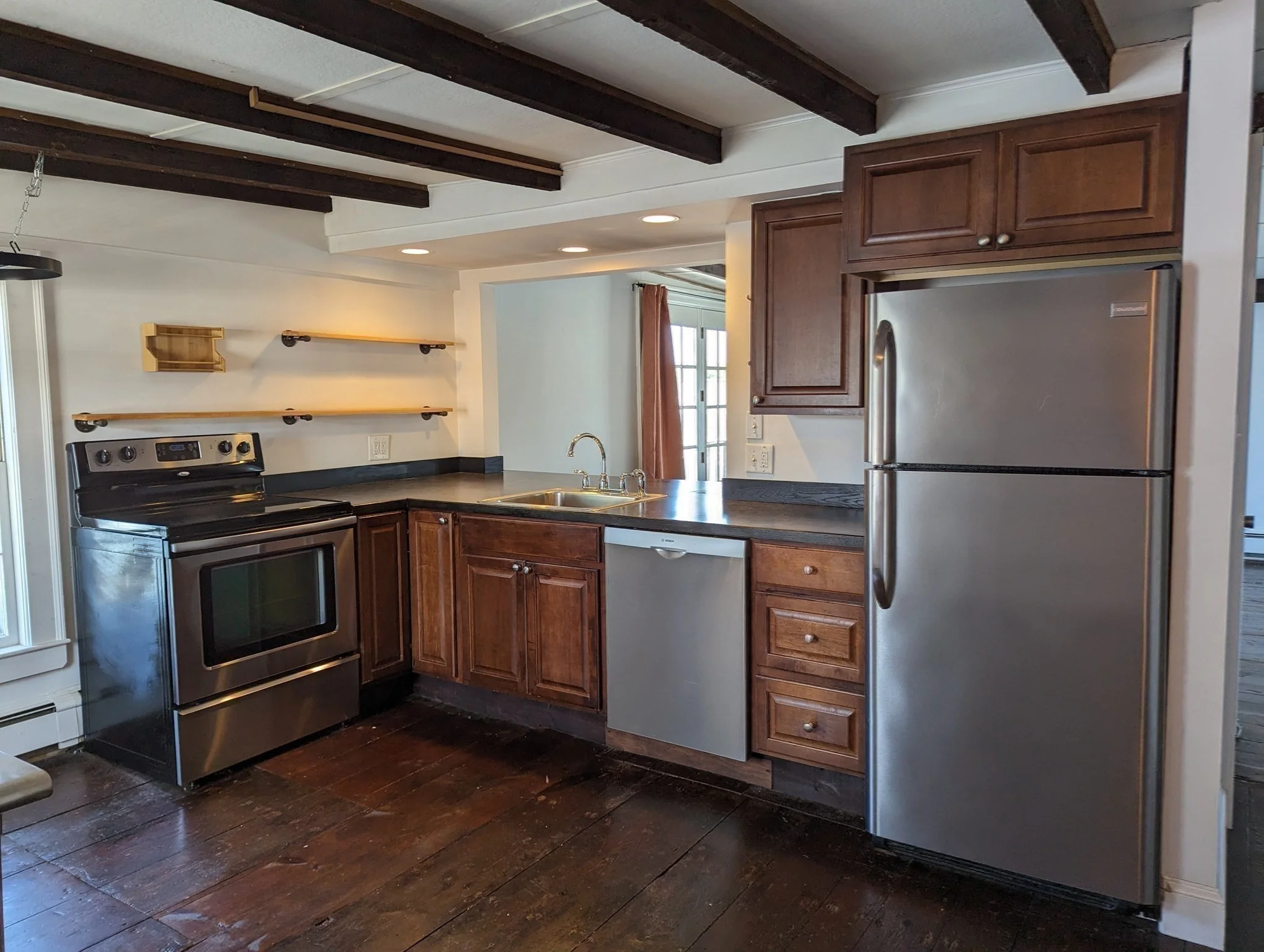 1 bed, 1 bath apartment for rent at 77 Pleasant Unit 6, Newburyport — photo 14 of 19