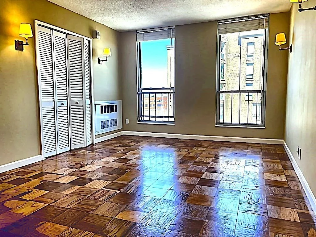 3 bed, 2 bath apartment for rent at 77 Pond Ave Unit 1001, Coolidge Corner — photo 6 of 23