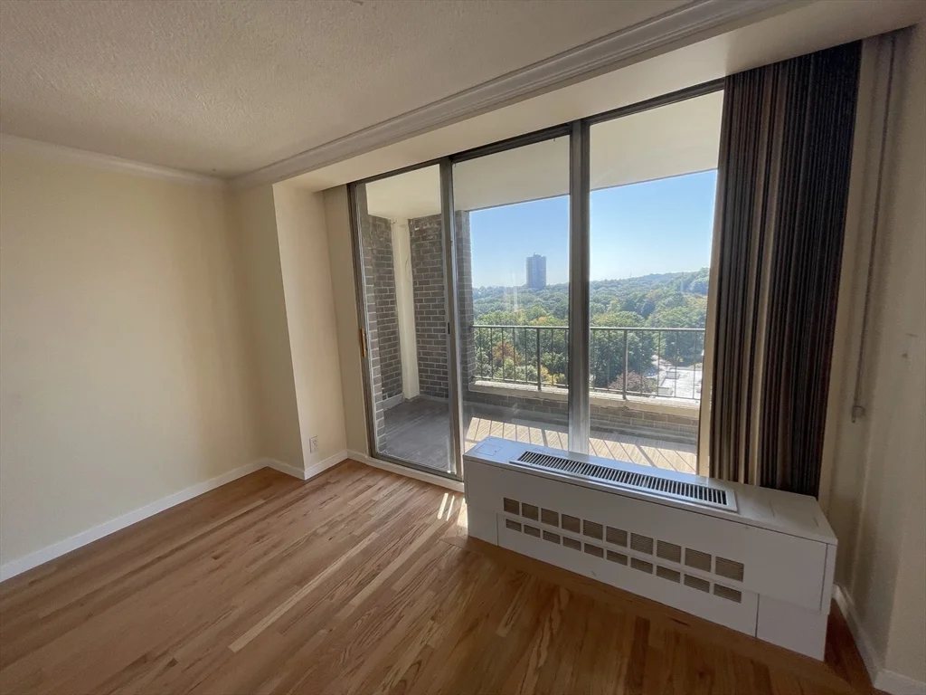3 bed, 2 bath apartment for rent at 77 Pond Ave Unit 1402, Brookline — photo 20 of 23