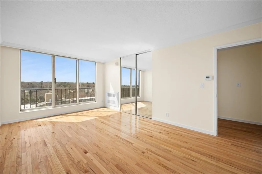 3 bed, 2 bath apartment for rent at 77 Pond Ave Unit 1402, Brookline — photo 3 of 23