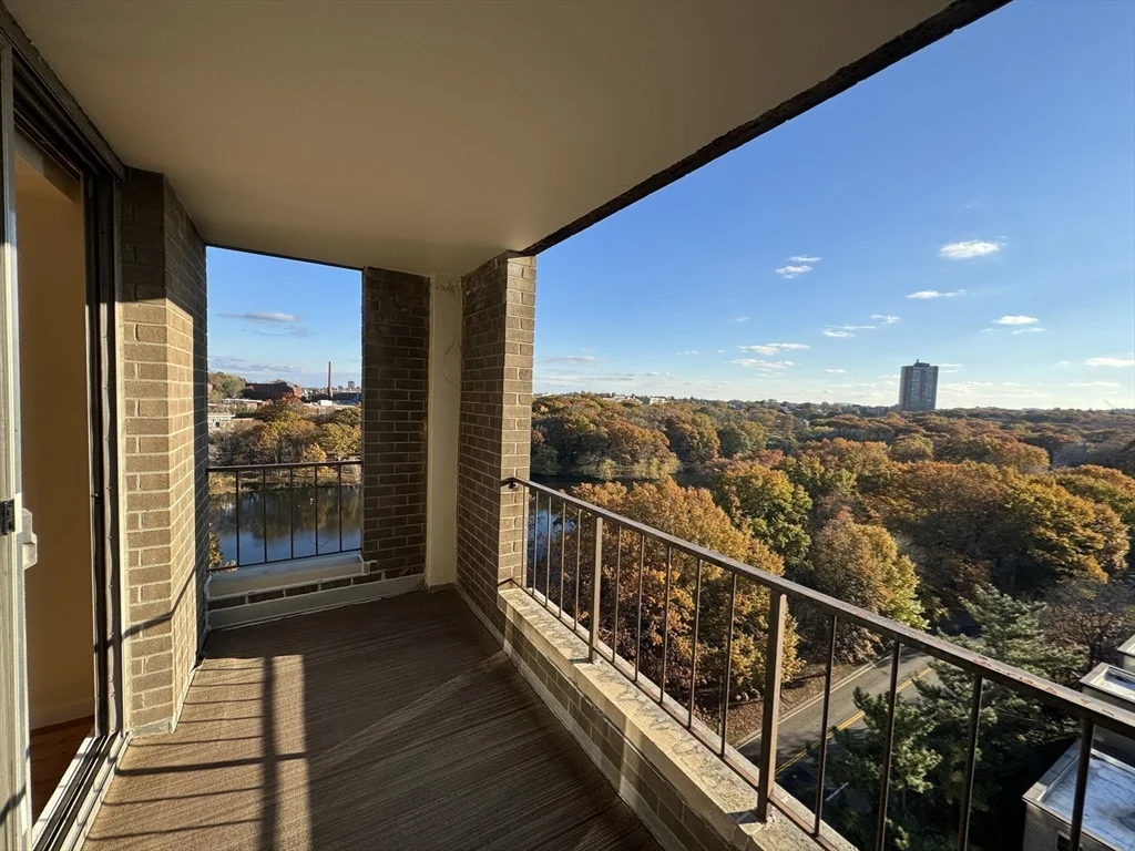 3 bed, 2 bath apartment for rent at 77 Pond Ave Unit 1402, Brookline — photo 1 of 23