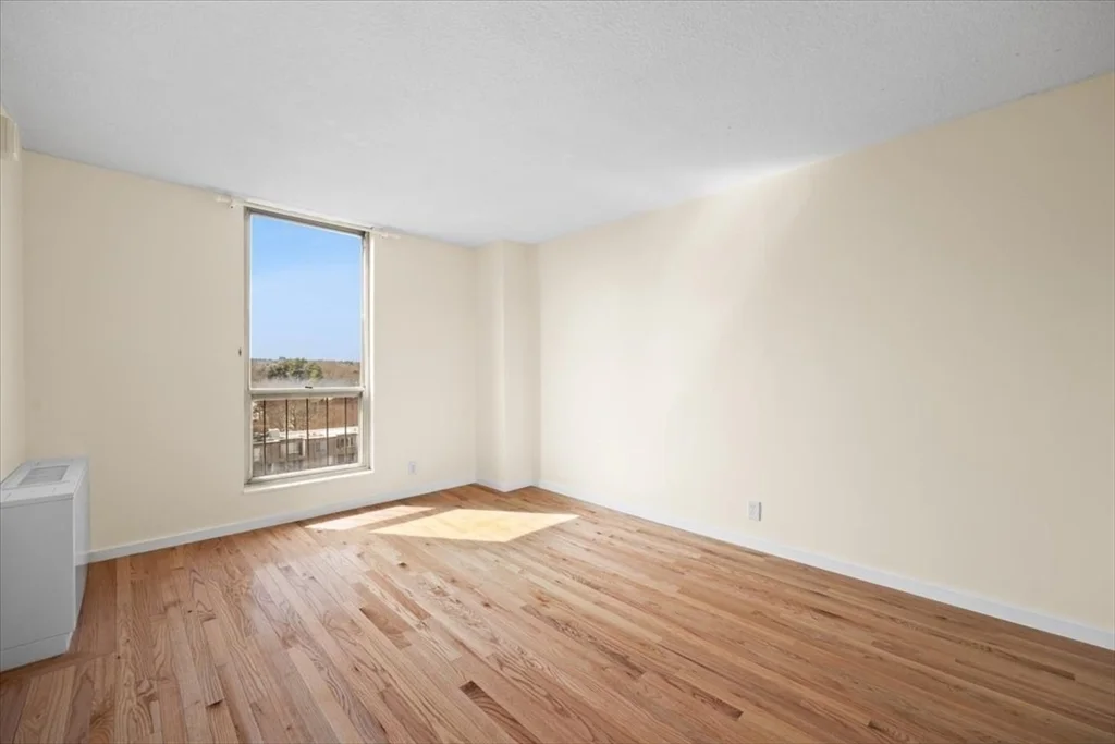 3 bed, 2 bath apartment for rent at 77 Pond Ave Unit 1402, Brookline — photo 10 of 23