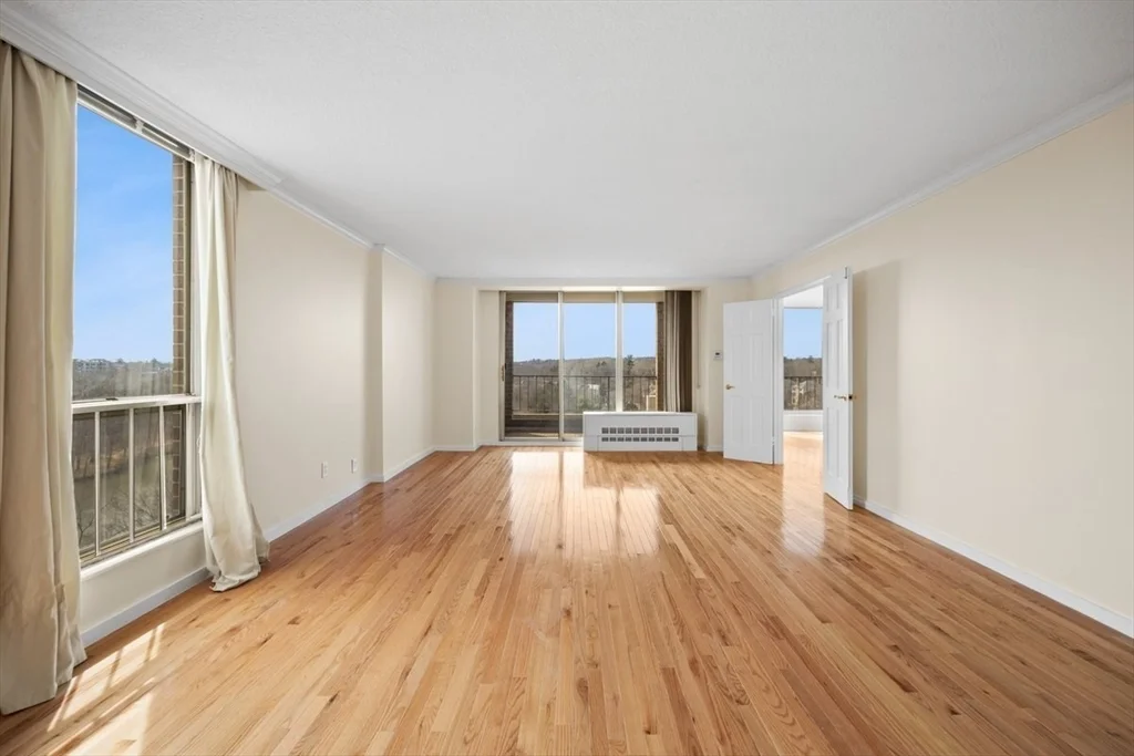 3 bed, 2 bath apartment for rent at 77 Pond Ave Unit 1402, Brookline — photo 2 of 23