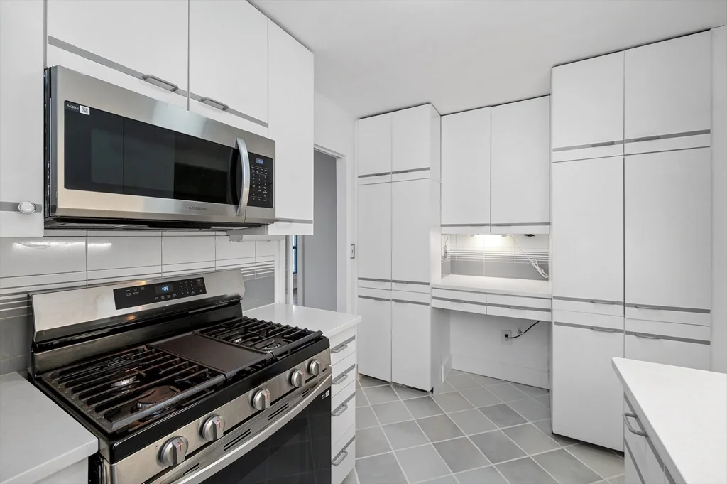 2 bed, 2 bath apartment for rent at 77 Pond Ave Unit 401, Coolidge Corner — photo 2 of 17