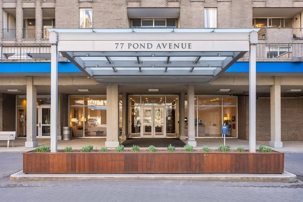 1 bed, 1 bath apartment for rent at 77 Pond Ave Unit 412, Brookline Village — photo 3 of 18