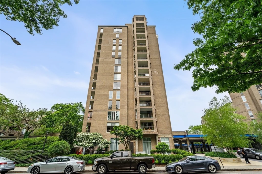 1 bed, 1 bath apartment for rent at 77 Pond Ave Unit 507, Brookline — photo 12 of 15