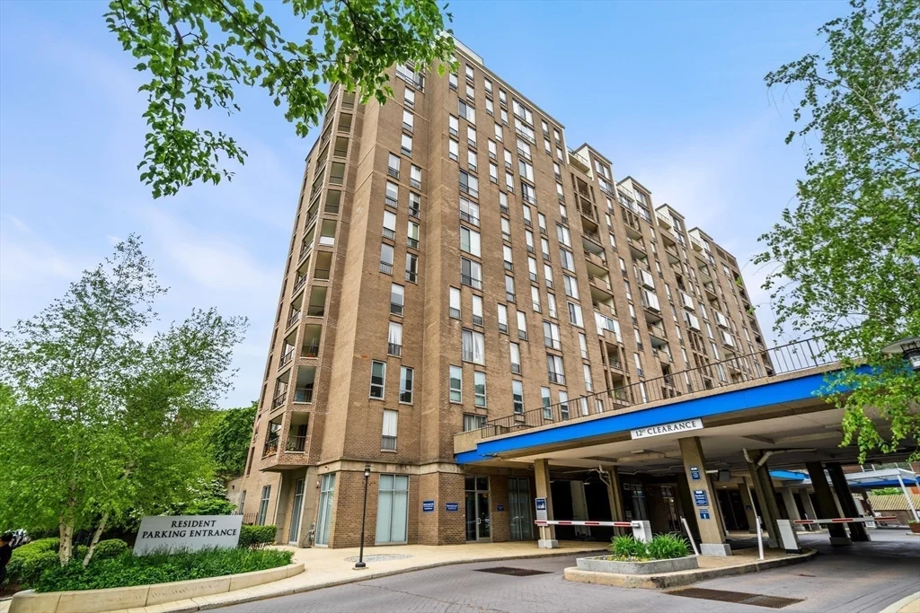 1 bed, 1 bath apartment for rent at 77 Pond Ave Unit 507, Brookline — photo 11 of 15