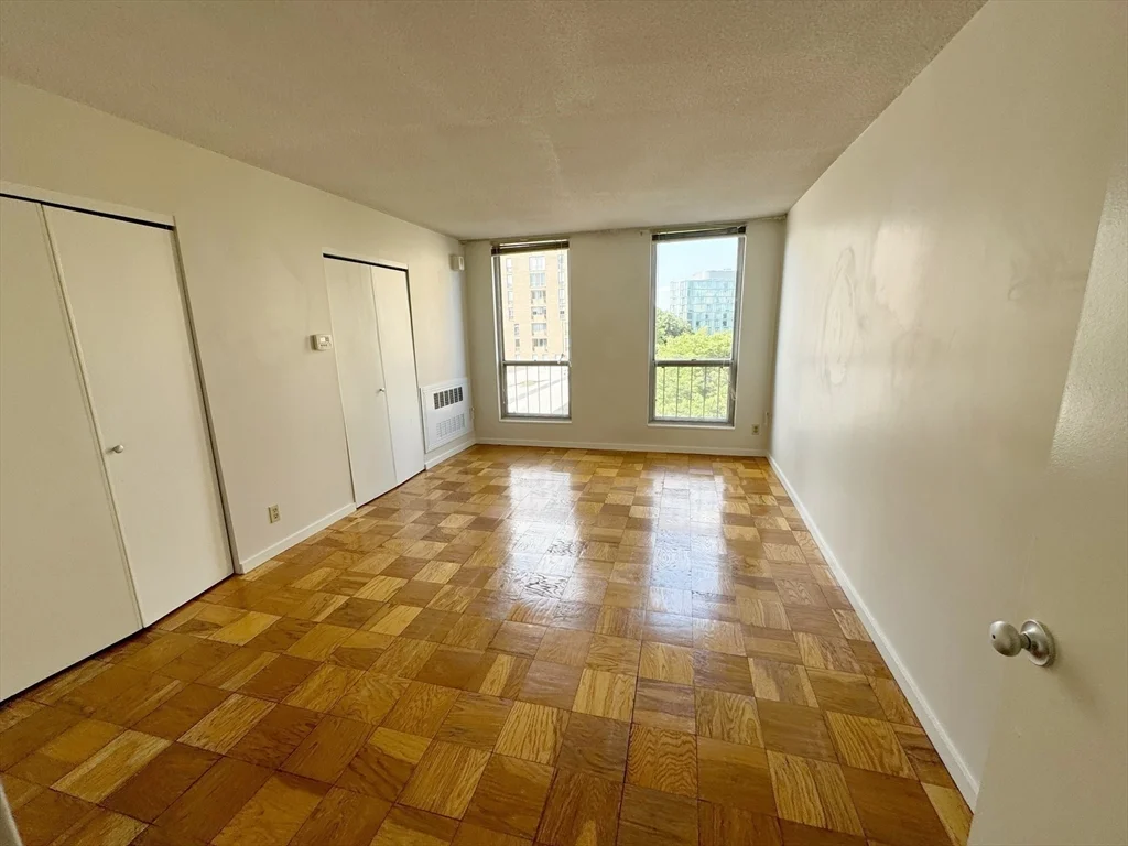 1 bed, 1 bath apartment for rent at 77 Pond Ave Unit 507, Brookline — photo 2 of 15