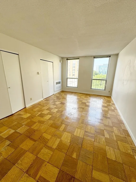1 bed, 1 bath apartment for rent at 77 Pond Ave Unit 507, Brookline — photo 4 of 15