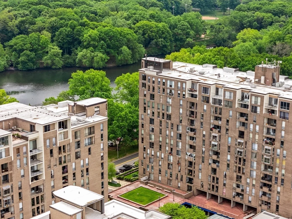 1 bed, 1 bath apartment for rent at 77 Pond Ave Unit 507, Brookline — photo 14 of 15