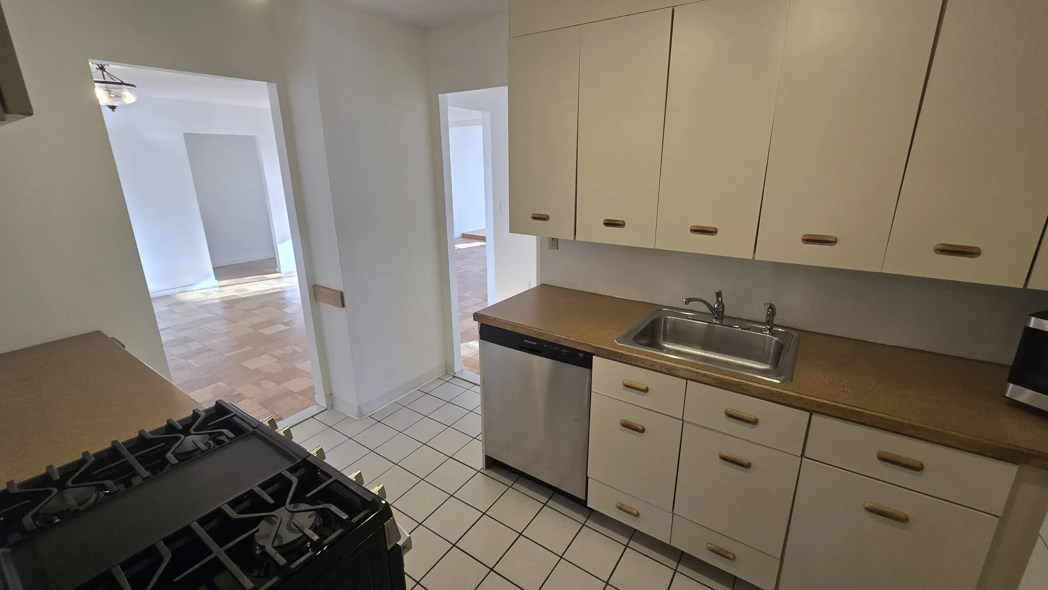 2 bed, 2 bath apartment for rent at 77 Pond Ave Unit 606, Brookline Village — photo 3 of 15