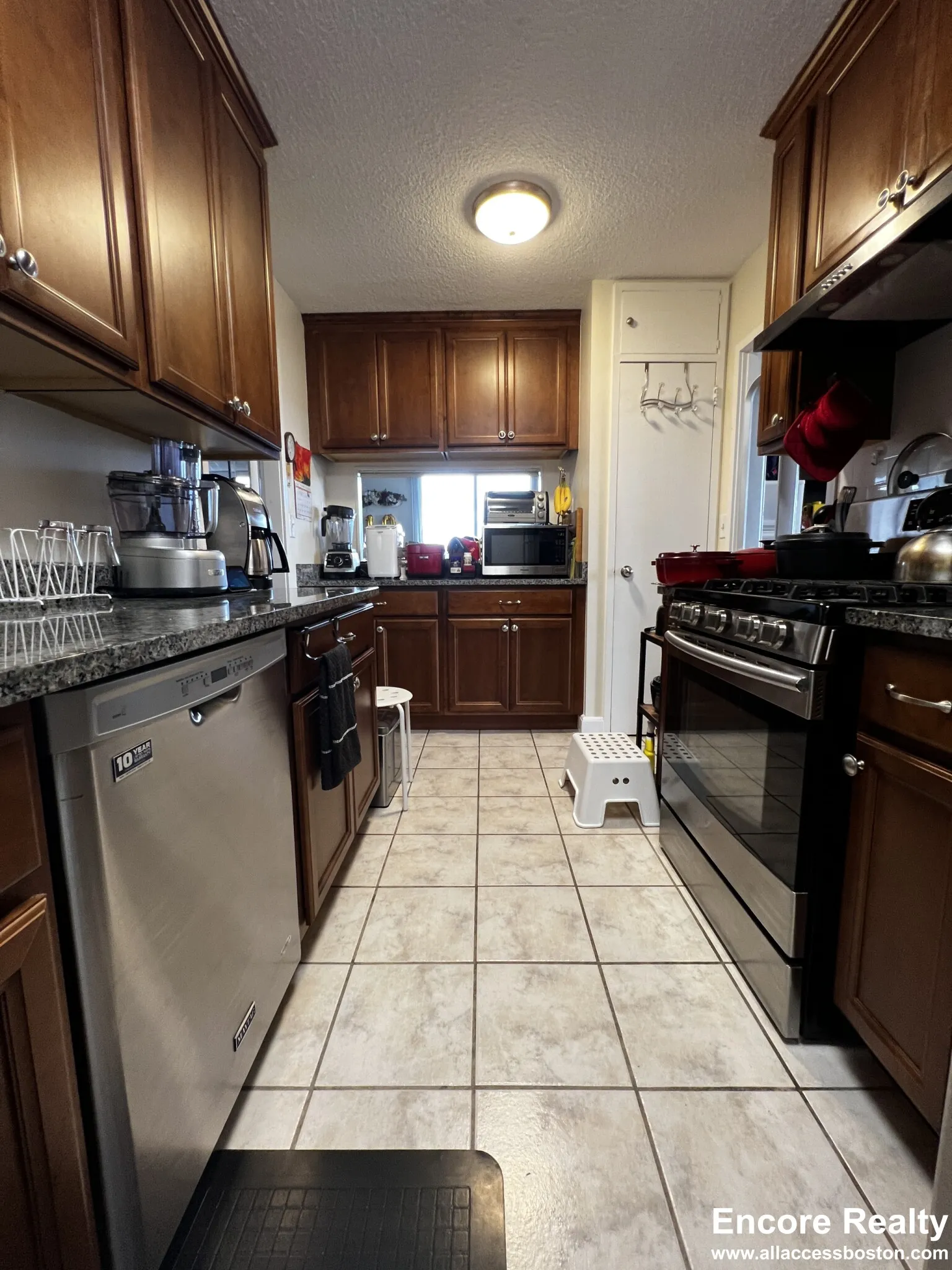 2.5 bed, 2 bath apartment for rent at 77 Pond Ave Unit 902, Brookline Village — photo 6 of 19