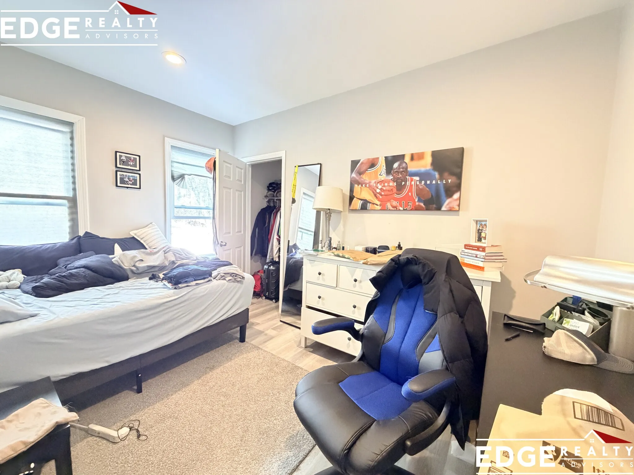 5 bed, 2 bath apartment for rent at 77 Quint Ave Unit 1, Brighton — photo 3 of 11