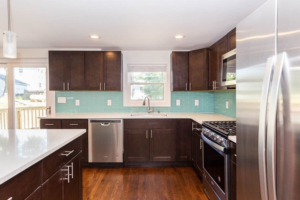 5 bed, 4+ bath apartment for rent at 77 Rock Glen, Medford — photo 9 of 33
