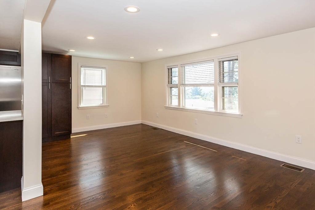 5 bed, 4+ bath apartment for rent at 77 Rock Glen, Medford — photo 11 of 33