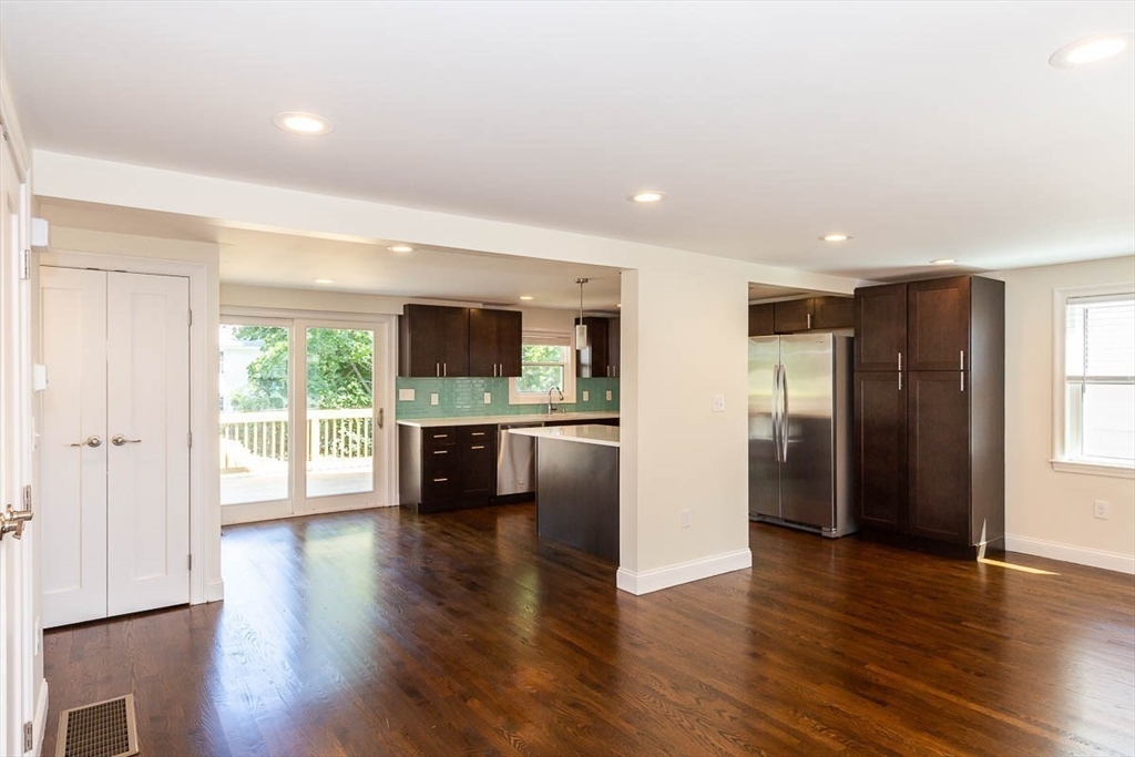 5 bed, 4+ bath apartment for rent at 77 Rock Glen, Medford — photo 5 of 33