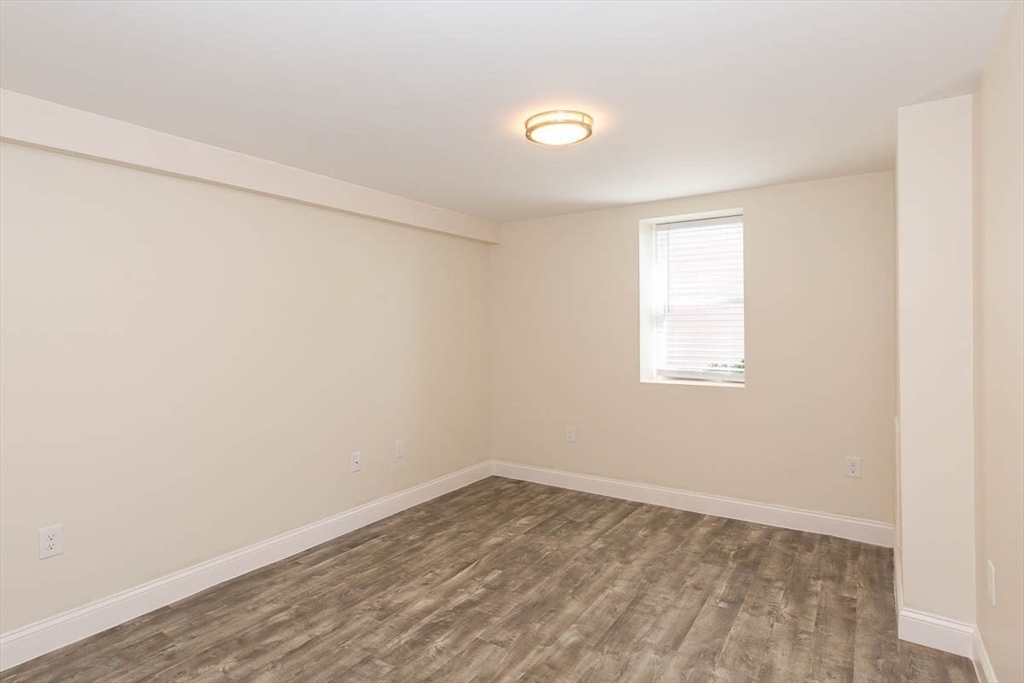 5 bed, 4+ bath apartment for rent at 77 Rock Glen, Medford — photo 24 of 33