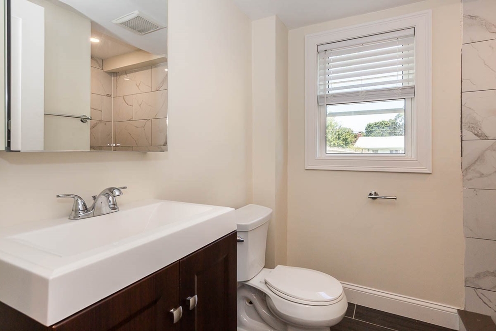 5 bed, 4+ bath apartment for rent at 77 Rock Glen, Medford — photo 12 of 33