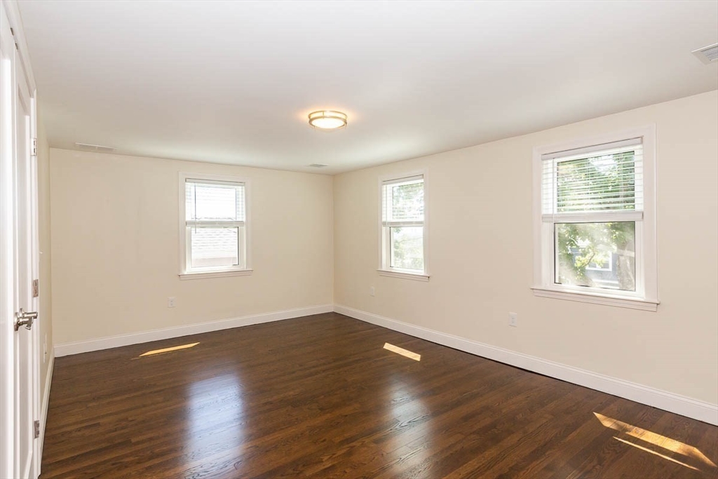5 bed, 4+ bath apartment for rent at 77 Rock Glen, Medford — photo 15 of 33
