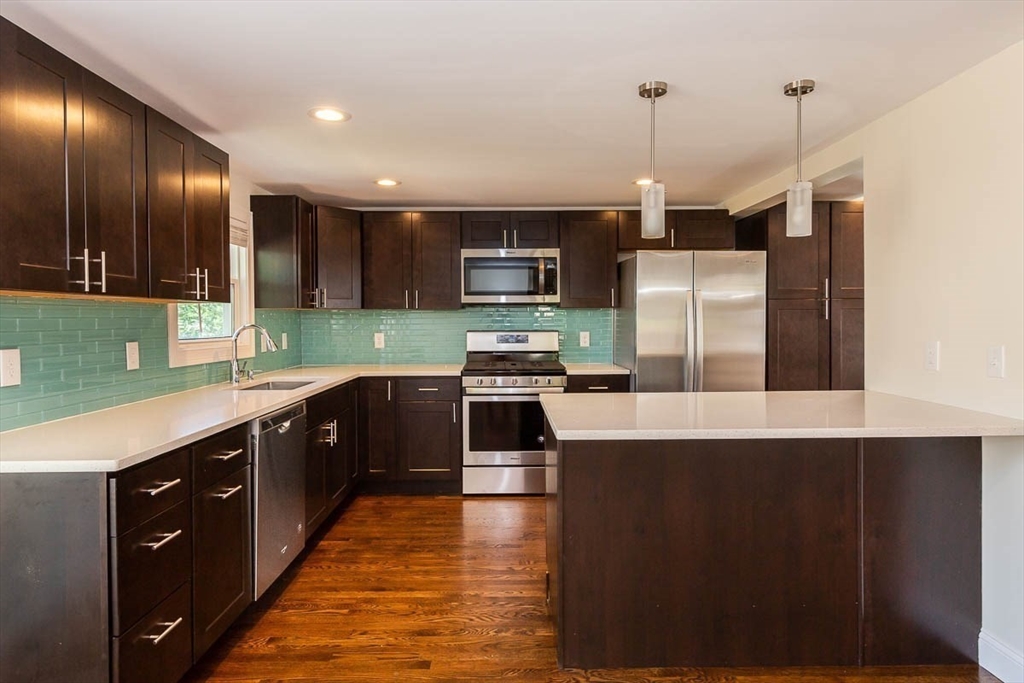 5 bed, 4+ bath apartment for rent at 77 Rock Glen, Medford — photo 8 of 33