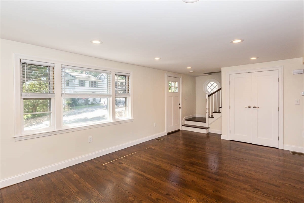 5 bed, 4+ bath apartment for rent at 77 Rock Glen, Medford — photo 3 of 33