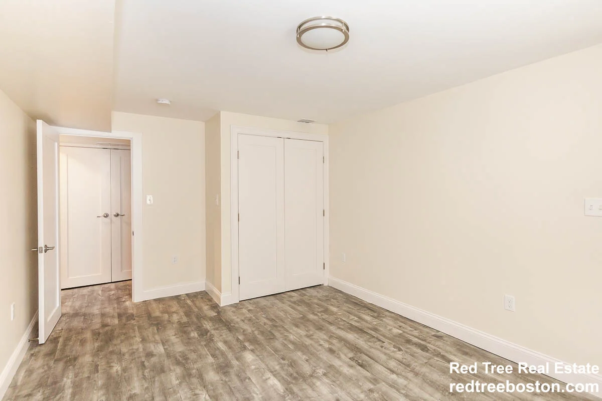 5 bed, 4+ bath apartment for rent at 77 Rock Glen Rd Unit Room, Medford — photo 51 of 54