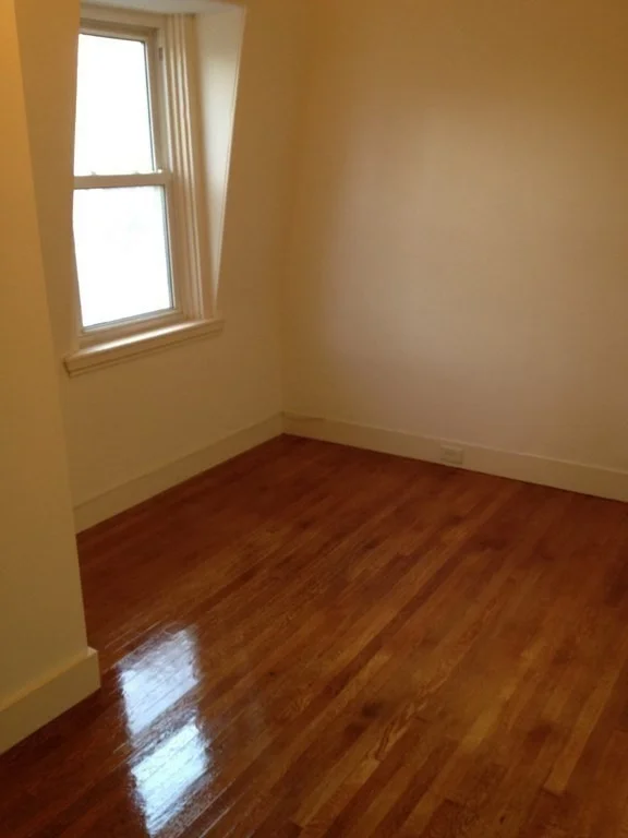 2 bed, 1 bath apartment for rent at 77 S Central Unit A, Quincy — photo 8 of 9