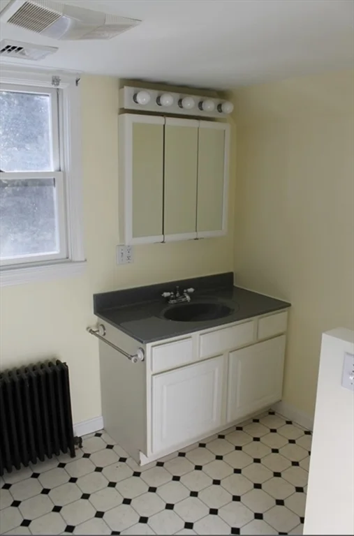 2 bed, 1 bath apartment for rent at 77 Shirley St Unit YEARLY, South Westport — photo 10 of 14
