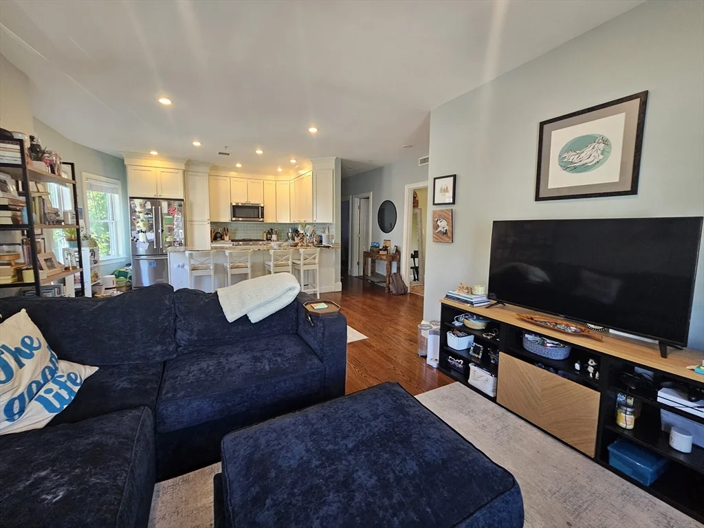 3 bed, 2 bath apartment for rent at 77 South St Unit 2, Jamaica Plain