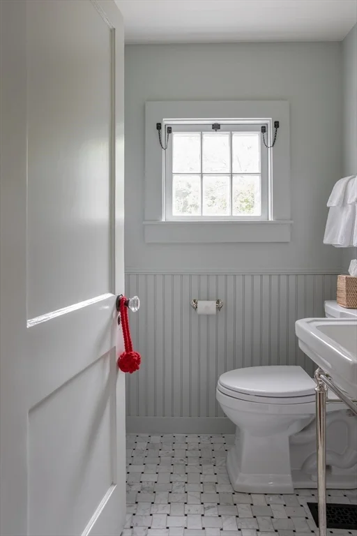 6 bed, 4+ bath apartment for rent at 77 Sparks Ave, Nantucket — photo 14 of 30