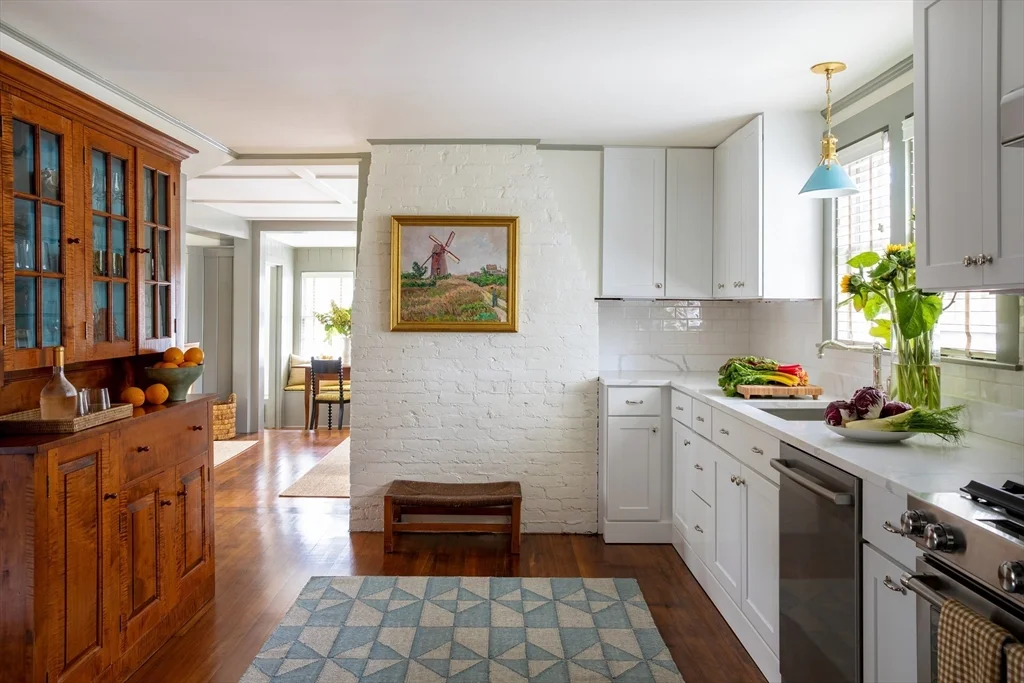 6 bed, 4+ bath apartment for rent at 77 Sparks Ave, Nantucket — photo 6 of 30