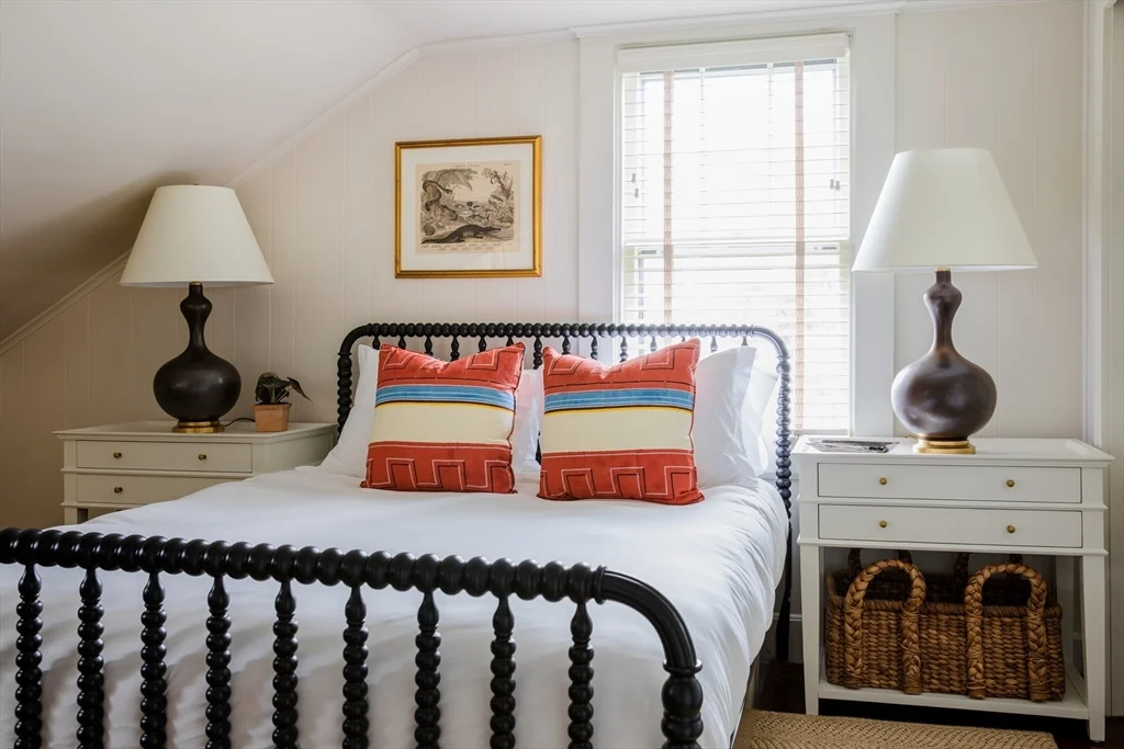 6 bed, 4+ bath apartment for rent at 77 Sparks Ave, Nantucket — photo 10 of 30