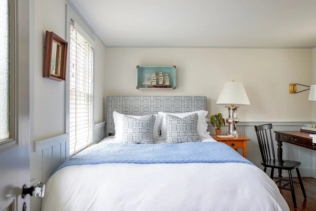 6 bed, 4+ bath apartment for rent at 77 Sparks Ave, Nantucket — photo 24 of 30