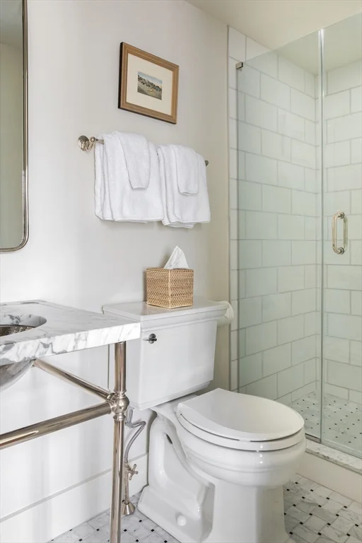 6 bed, 4+ bath apartment for rent at 77 Sparks Ave, Nantucket — photo 19 of 30