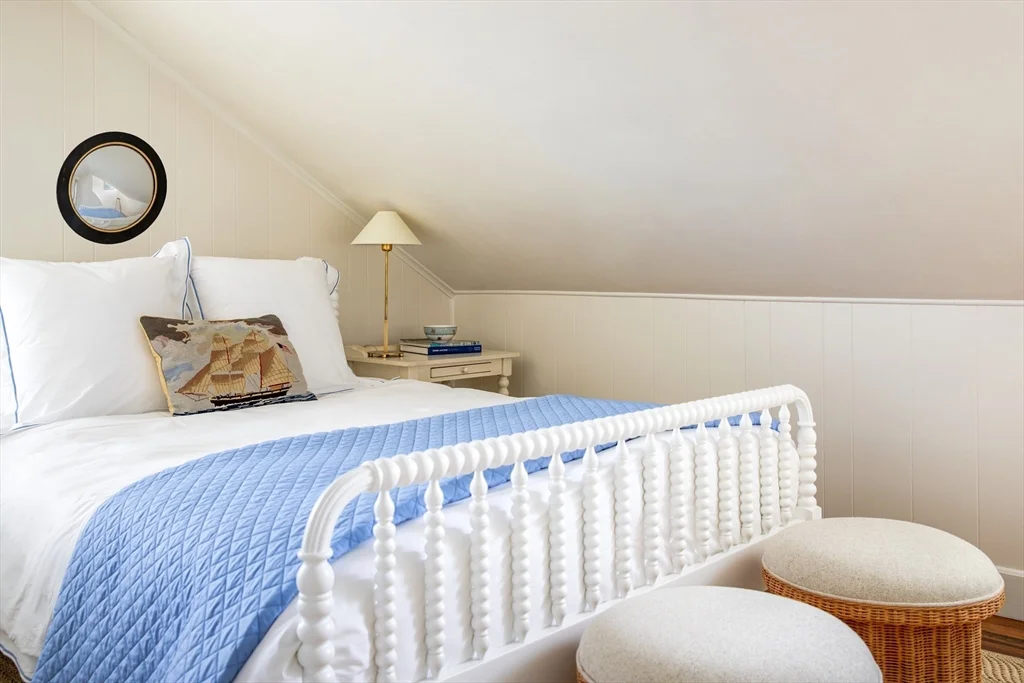 6 bed, 4+ bath apartment for rent at 77 Sparks Ave, Nantucket — photo 15 of 30
