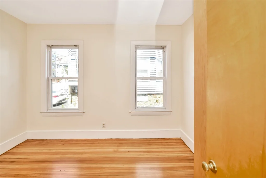3 bed, 1 bath apartment for rent at 77 Swan St Unit 2, Everett — photo 5 of 27