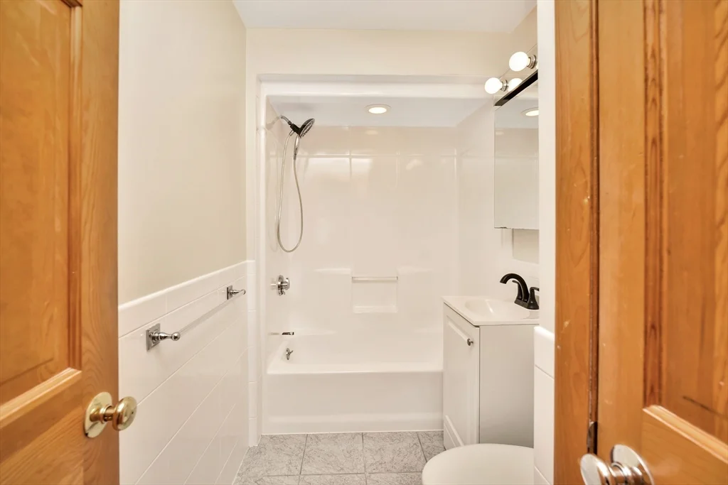 3 bed, 1 bath apartment for rent at 77 Swan St Unit 2, Everett — photo 14 of 27