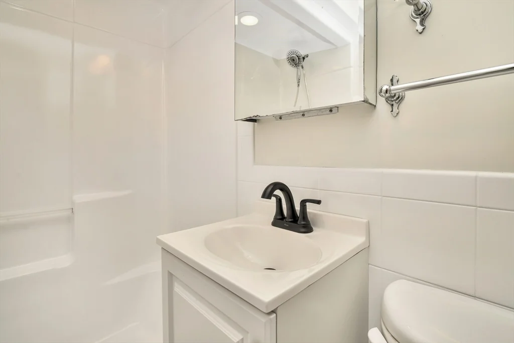 3 bed, 1 bath apartment for rent at 77 Swan St Unit 2, Everett — photo 15 of 27