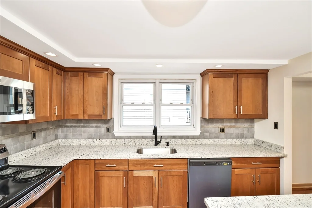3 bed, 1 bath apartment for rent at 77 Swan St Unit 2, Everett — photo 19 of 27