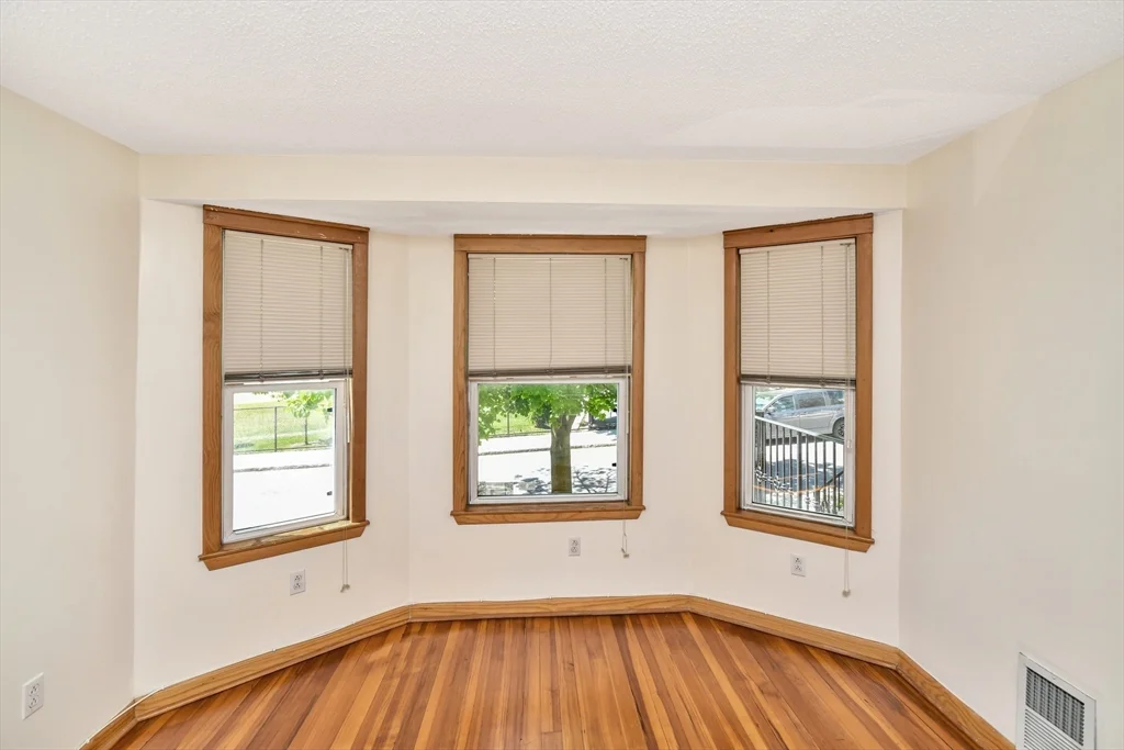 3 bed, 1 bath apartment for rent at 77 Swan St Unit 2, Everett — photo 3 of 27