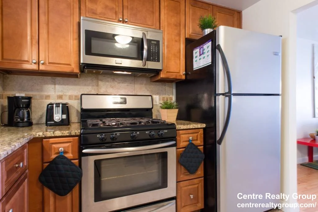 2 bed, 1 bath apartment for rent at 77 Thingvalla Ave Unit ., Belmont — photo 1 of 10