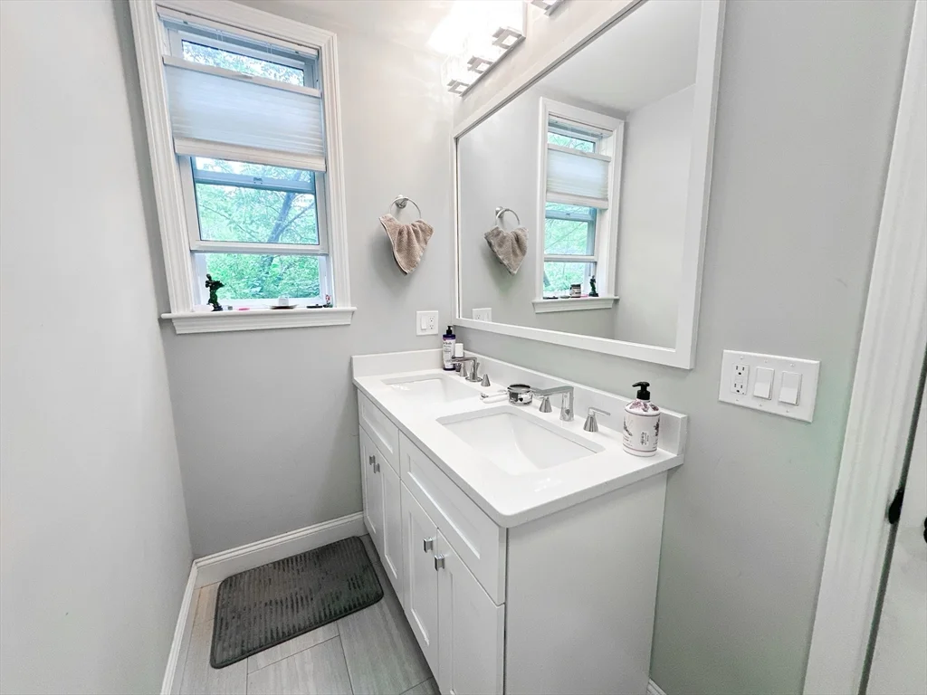3 bed, 2 bath apartment for rent at 77 Torrey St Unit 2, Dorchester — photo 11 of 20