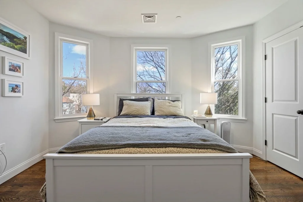 3 bed, 2 bath apartment for rent at 77 Torrey St Unit 3, Dorchester — photo 13 of 23