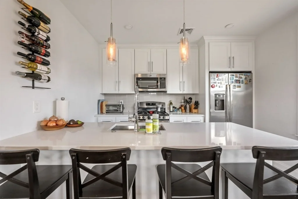 3 bed, 2 bath apartment for rent at 77 Torrey St Unit 3, Dorchester — photo 9 of 23